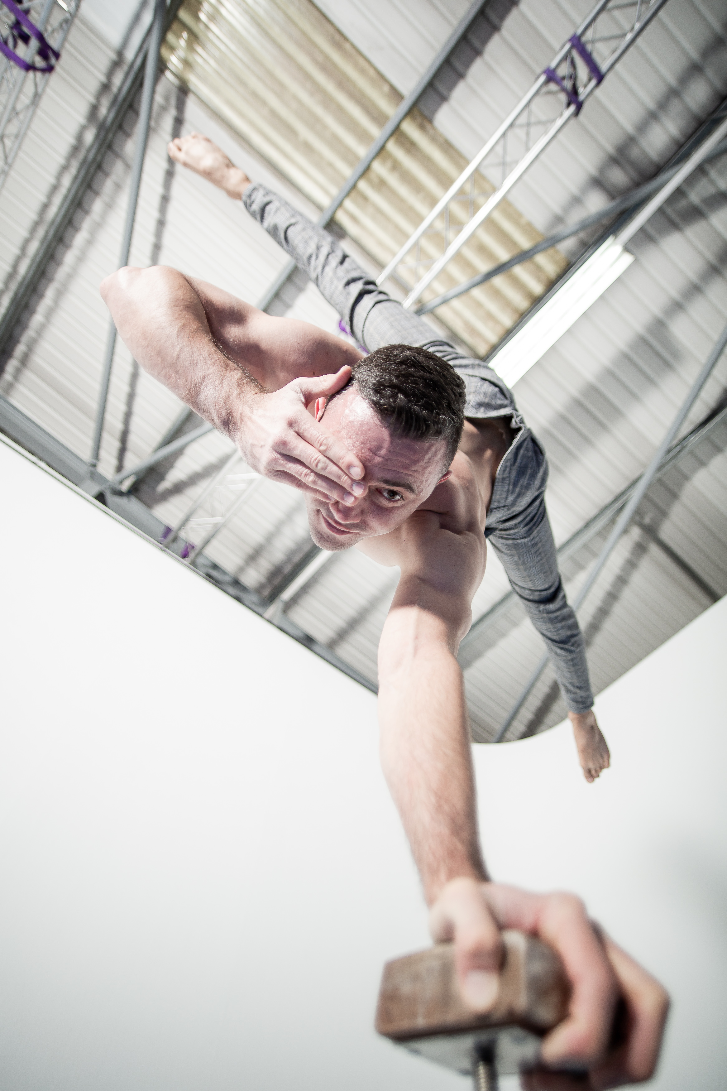 one arm handstand